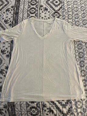 torrid Super Soft V-Neck Tunic Side Slit Tee 3/4 Length Sleeve